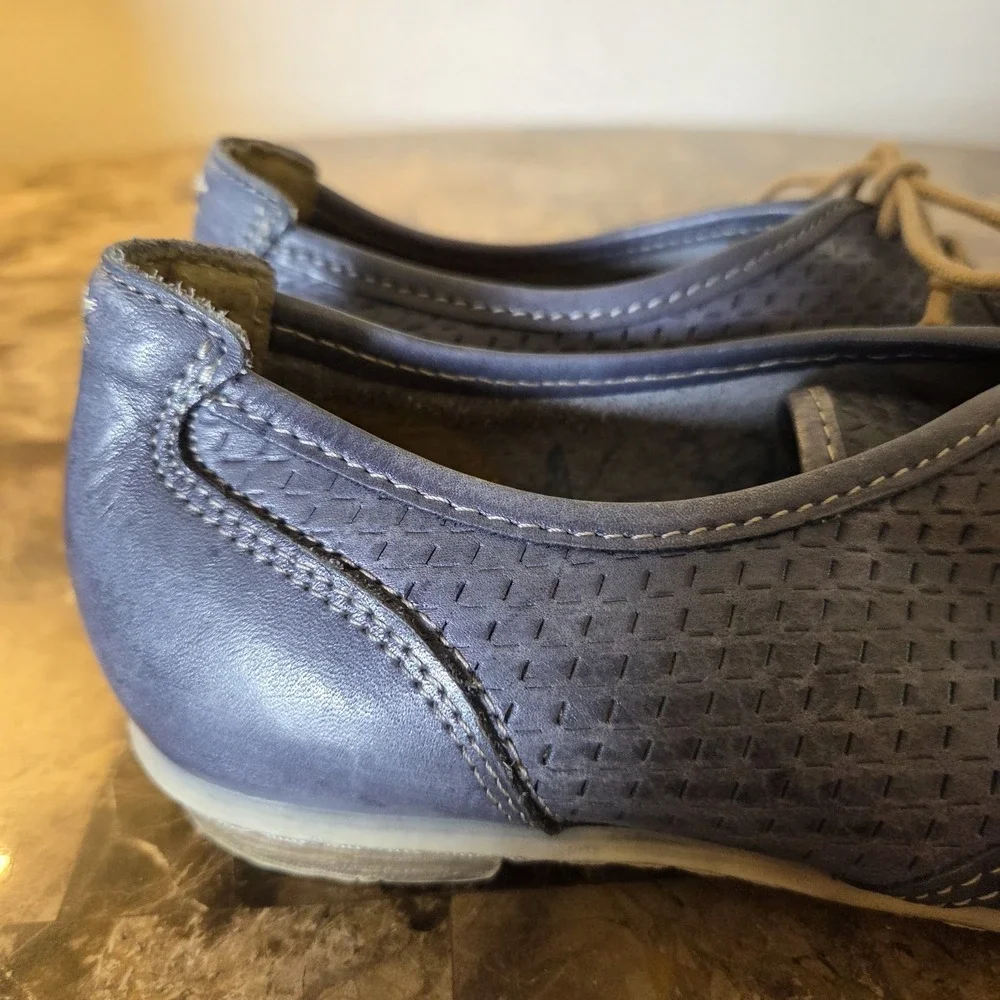 Taos Jiminy Womens 37 US 6-6.5 Blue Leather Lace Up Oxford Comfort Shoes career